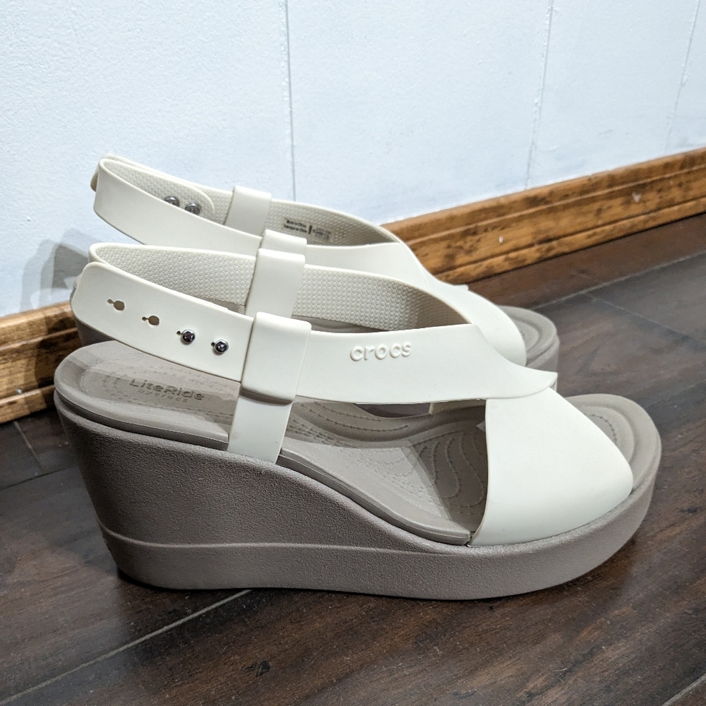 Crocs LiteRide size 9 Wedges